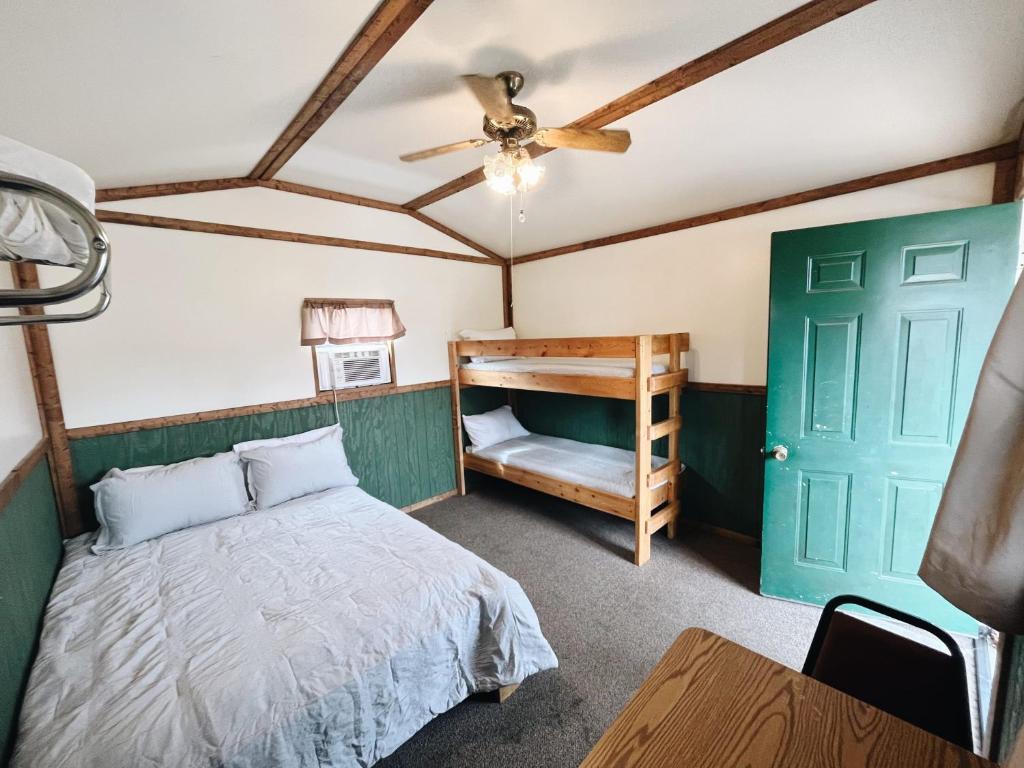 Cozy Cabin3 Within Campground