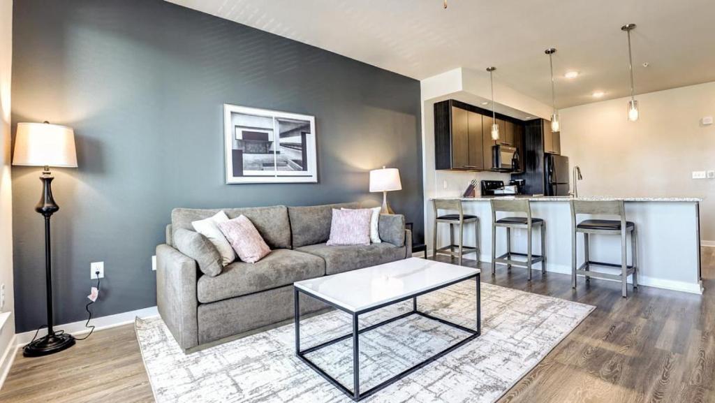 Landing Modern Apartment with Amazing Amenities (ID7144X06)