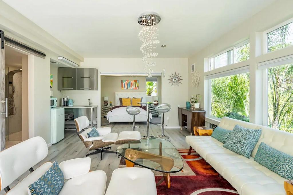 Stylish Suite with Views