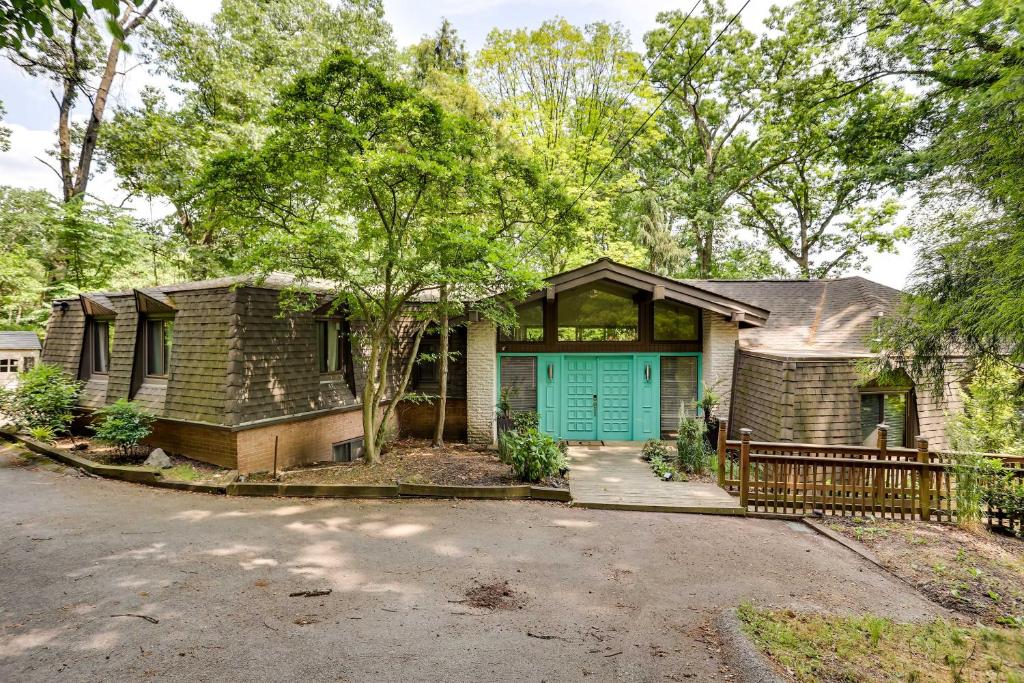 Spacious King of Prussia Home with 2 Game Rooms