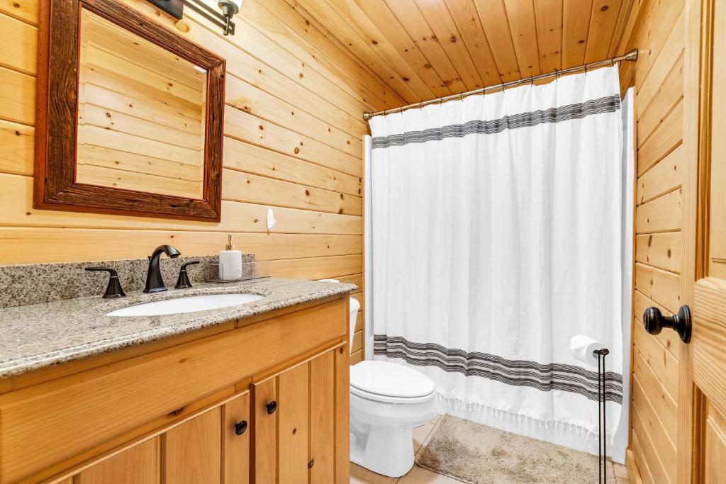 Chalet*Mountain Views*3-mins Sunday River*Hot Tub