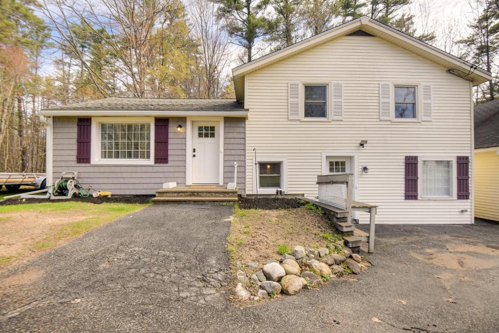 Family-Friendly Bridgton Home, Steps to Lake!