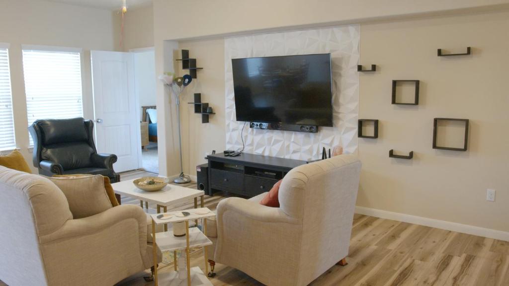 Stylish 3 Bedroom retreat near Downtown and Outlet