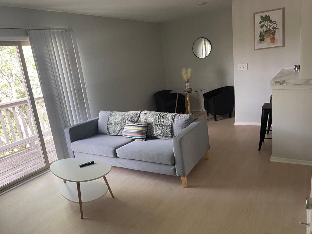 Charming 1 bed 1 bath in Overland Park