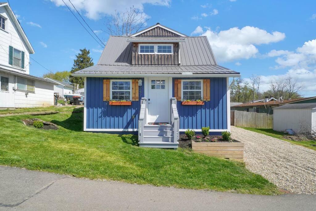 Anchors Away - Relaxing Cottage Minutes from Lake