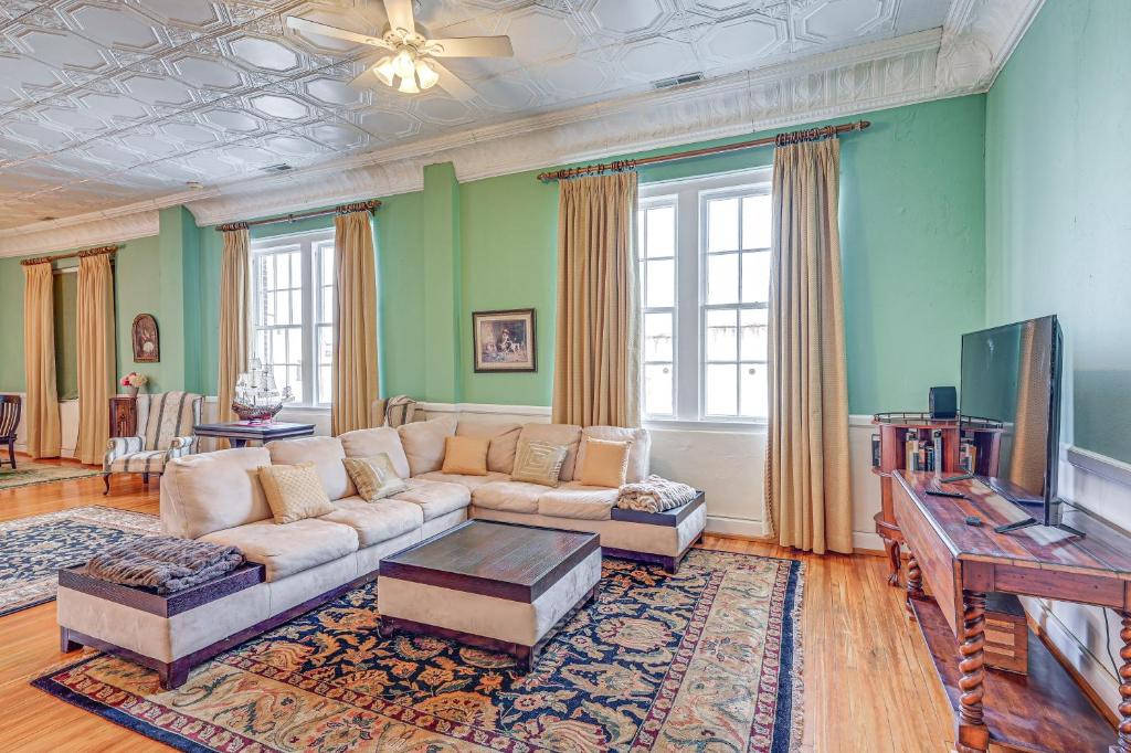Downtown Mocksville Apartment - Walk to Shops!